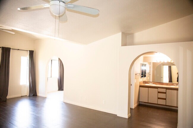 Building Photo - 68870 Tachevah Dr