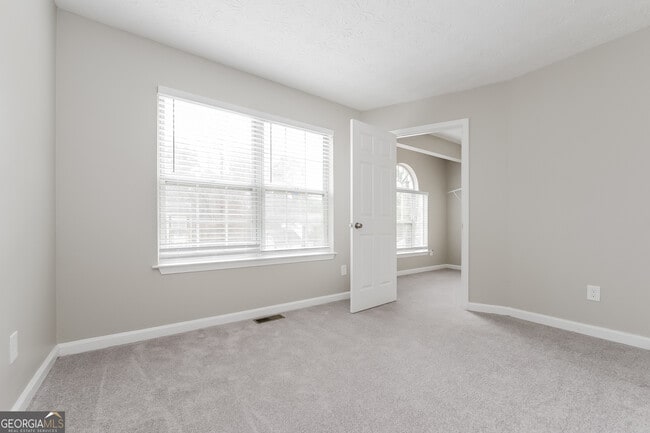 Building Photo - 2611 Star Ln
