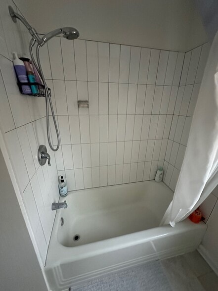 Building Photo - 1425 Hopkins Ave