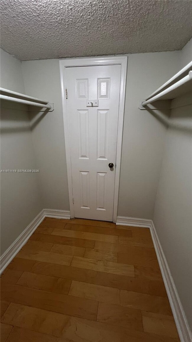 Building Photo - 10000 NW 80th Ct