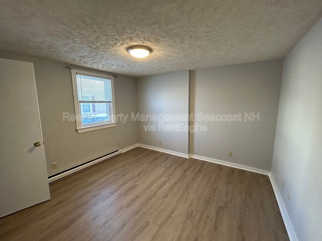 Building Photo - 11 Glen St