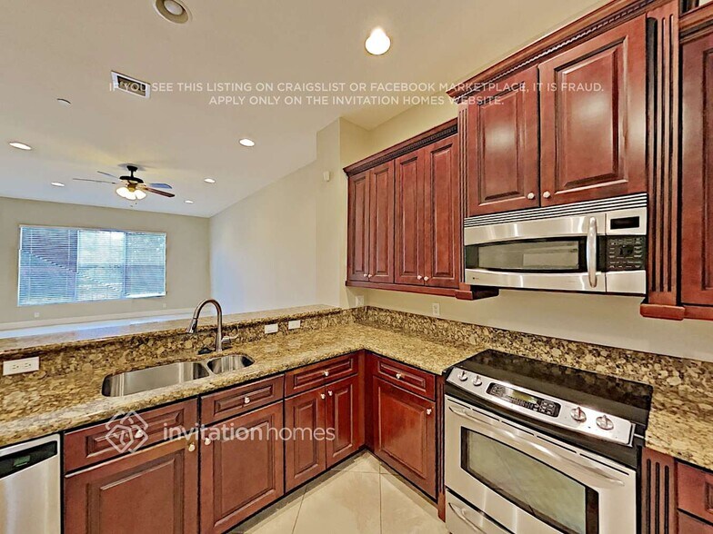Building Photo - 4579 Artesa Way S
