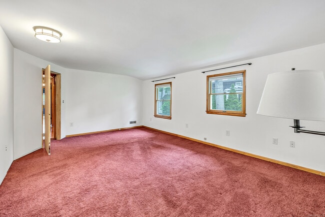 Building Photo - 239 Bayberry Ln