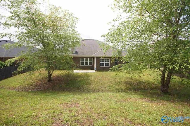 Building Photo - 106 Back Creek Cir NW