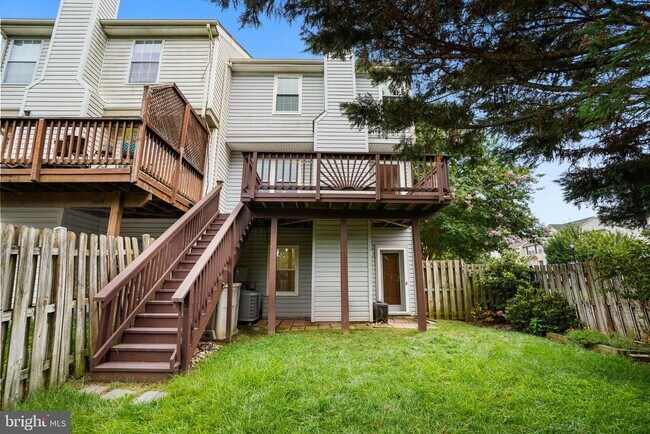 Building Photo - 423 McDaniel Dr