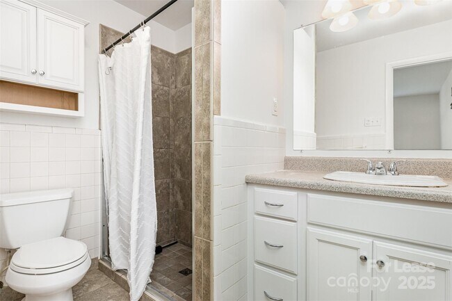 Building Photo - 6334 Fair Valley Dr