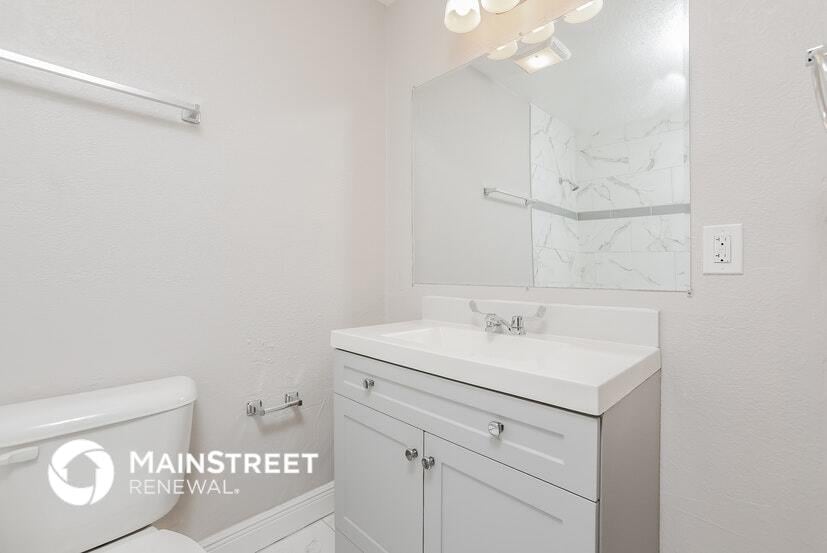 Building Photo - 5709 Ridgeway Dr