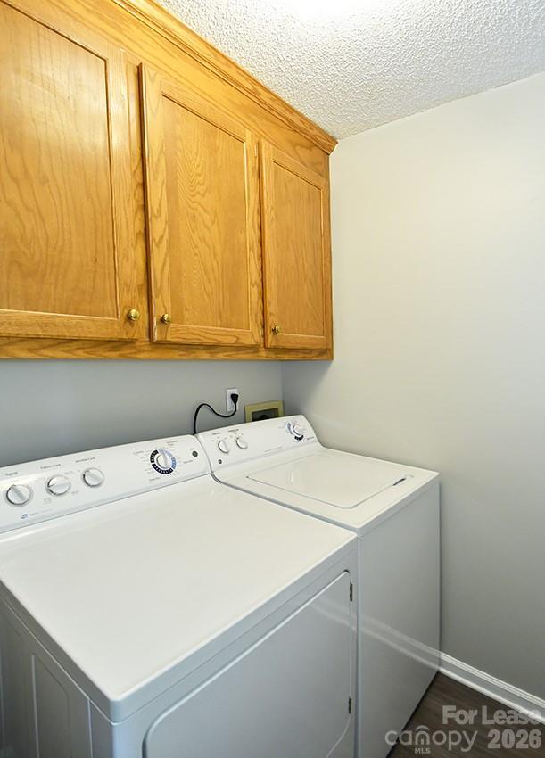 Building Photo - 166 Glen-Gar Dr