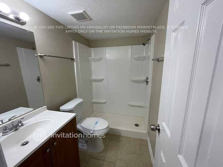 Building Photo - 8229 Greenleaf Cir