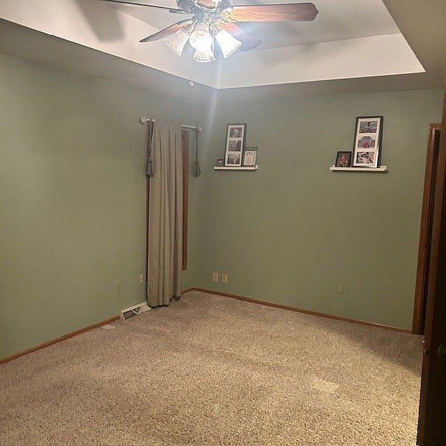 Building Photo - 629 Hawthorne Ln