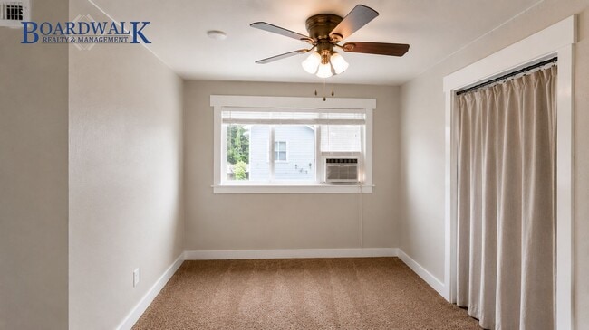 Building Photo - Cozy Private Bedroom in House Share