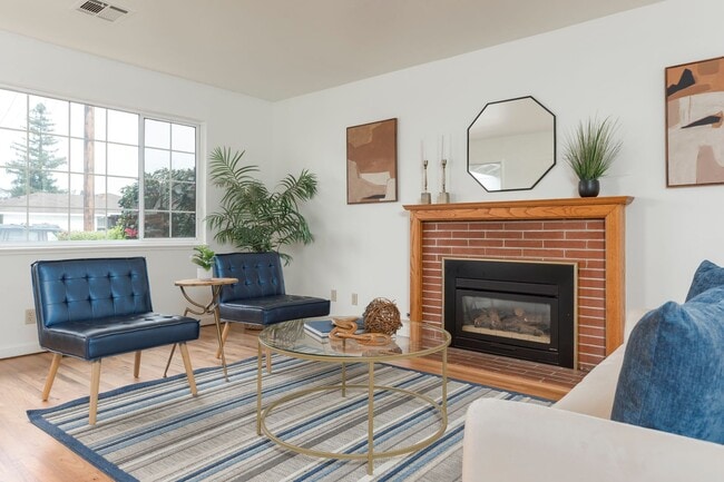 Building Photo - North Napa 4 bed 3 bath Home Available to ...