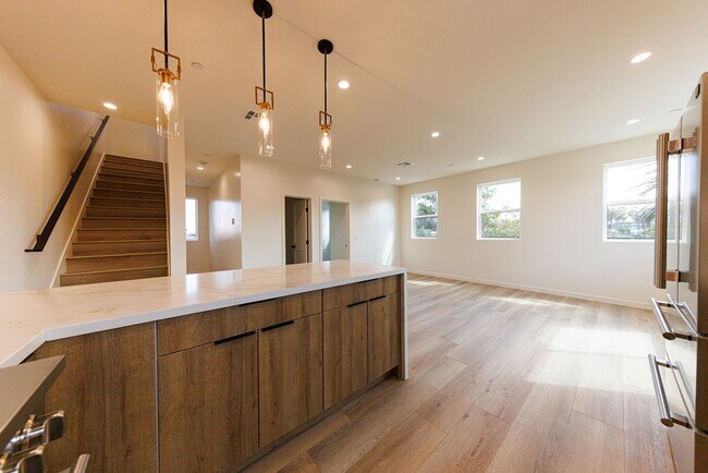 Building Photo - LUXURY in Prime Culver City