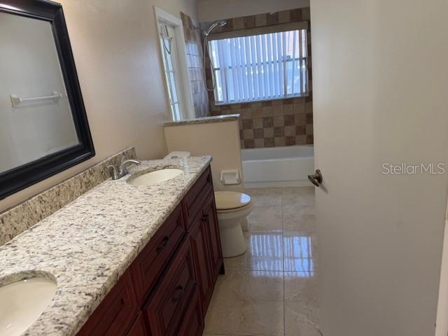 Building Photo - 2419 Rolling Broak Dr