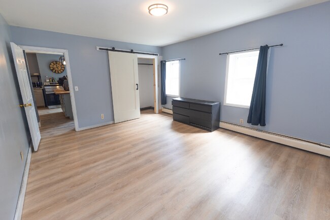 Building Photo - 108 Pool St