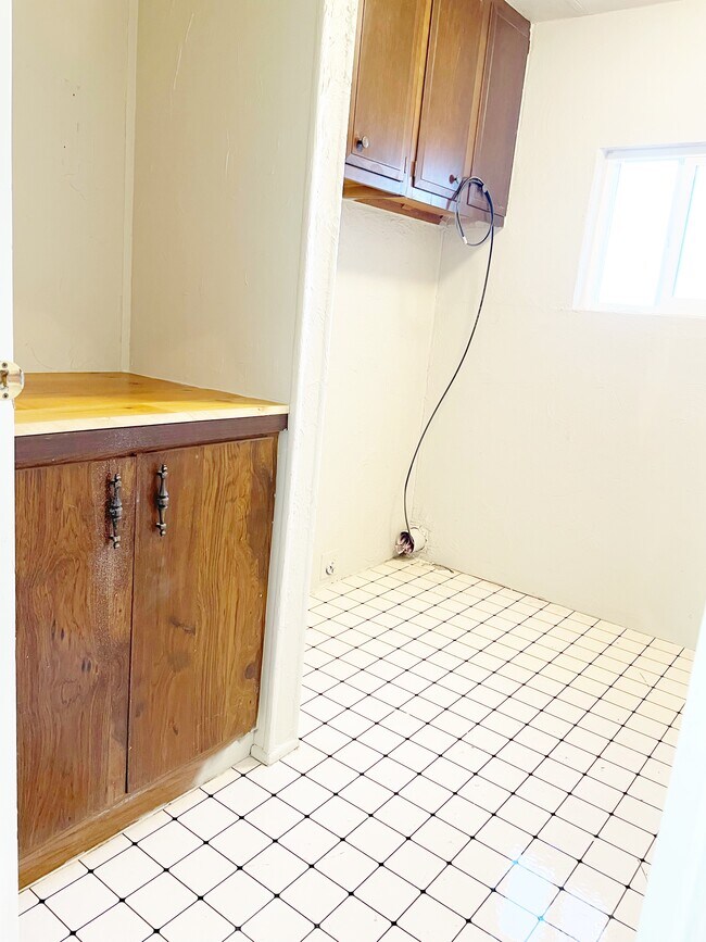 Laundry Room - 3512 Welchester Dr