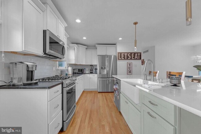 Building Photo - 91 2nd St