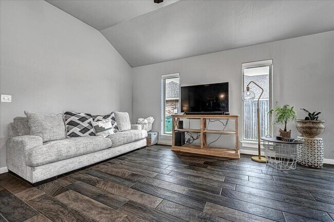 Building Photo - 10300 Glover River Dr