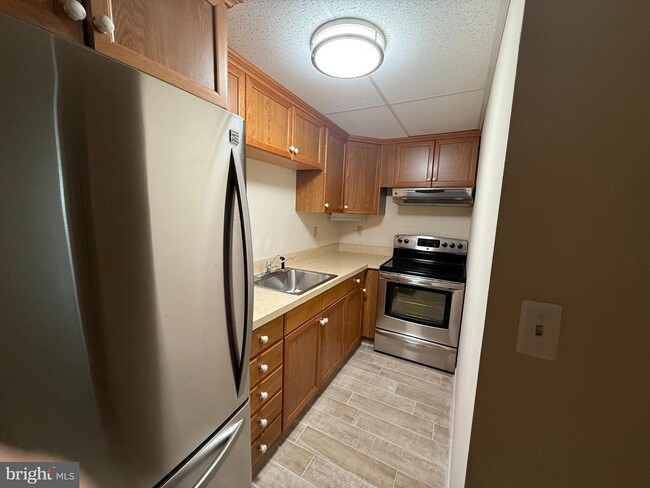 Building Photo - 101 Tarks Ln