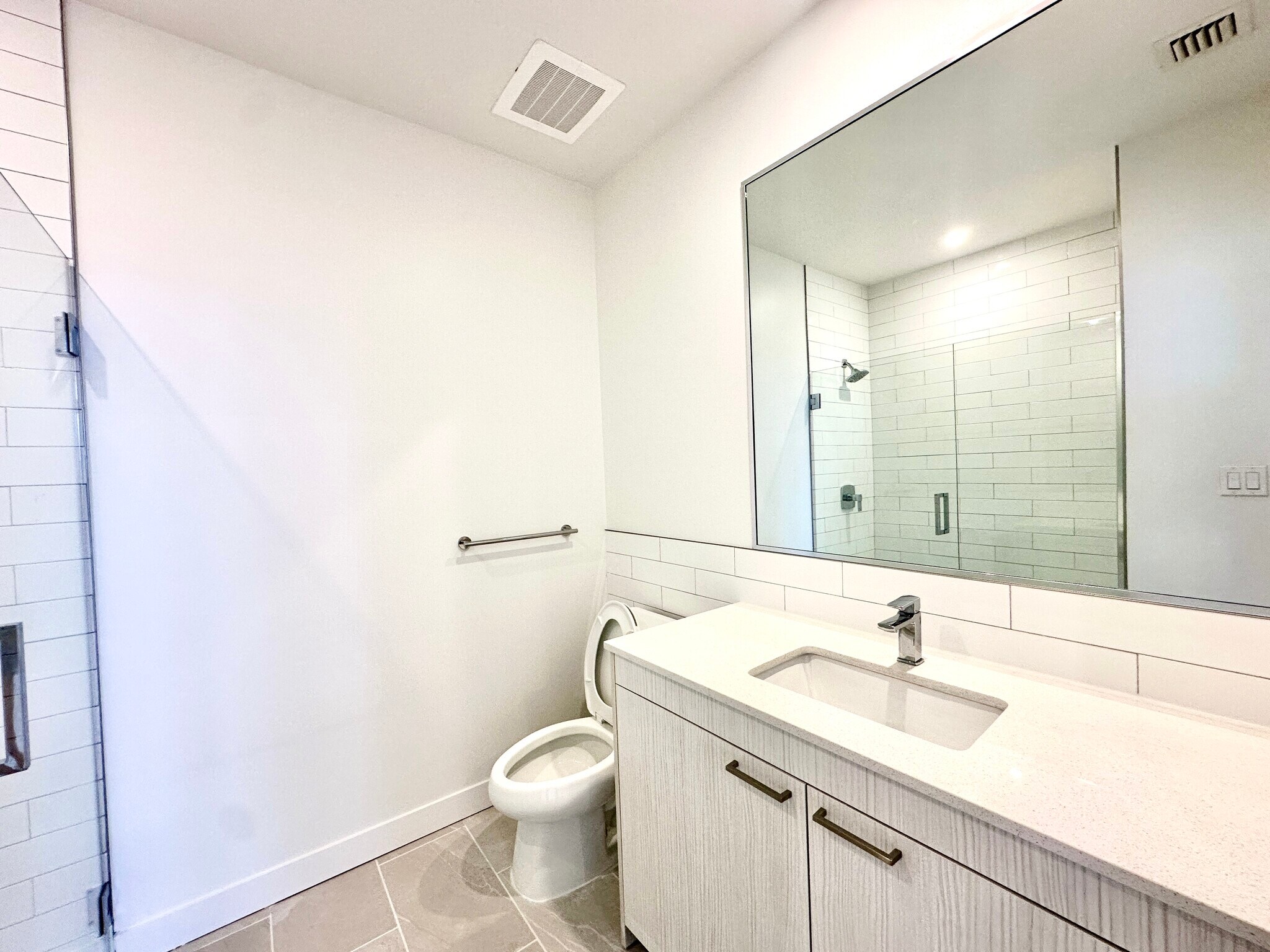 Building Photo - 3026 NW 1st Ave