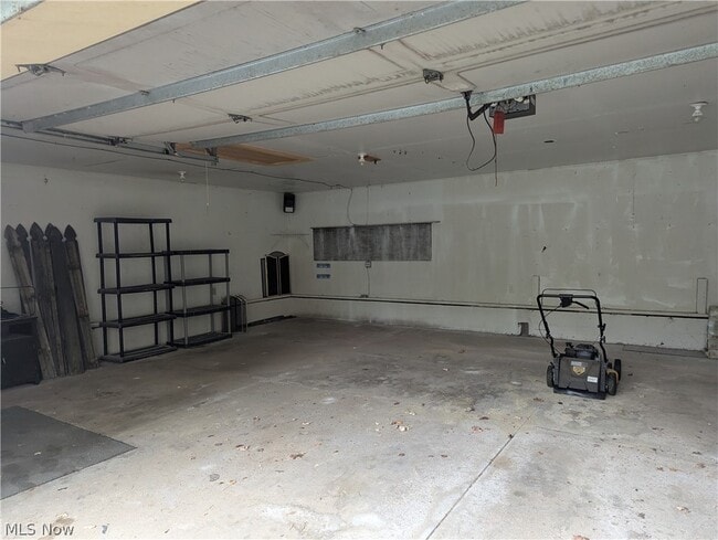 Building Photo - 707 Bell Rd