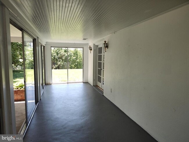 Building Photo - 15400 Mt Calvert Rd