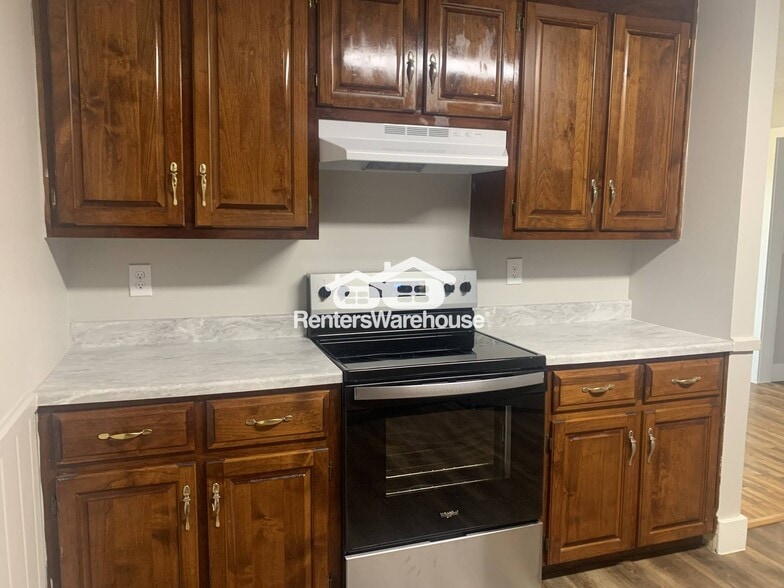 Building Photo - 27783 Pinedale Rd