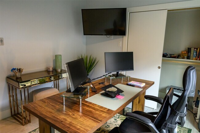 Building Photo - 4618 Nichols St