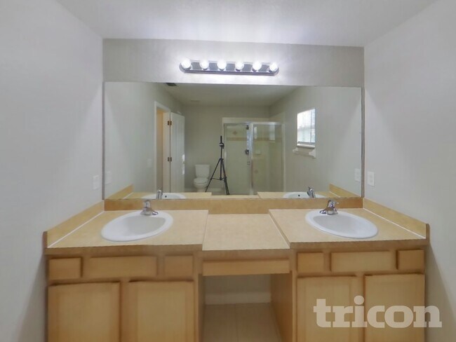 Building Photo - 4151 Candler Ave