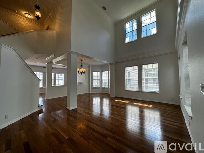 Building Photo - 407 Iris St