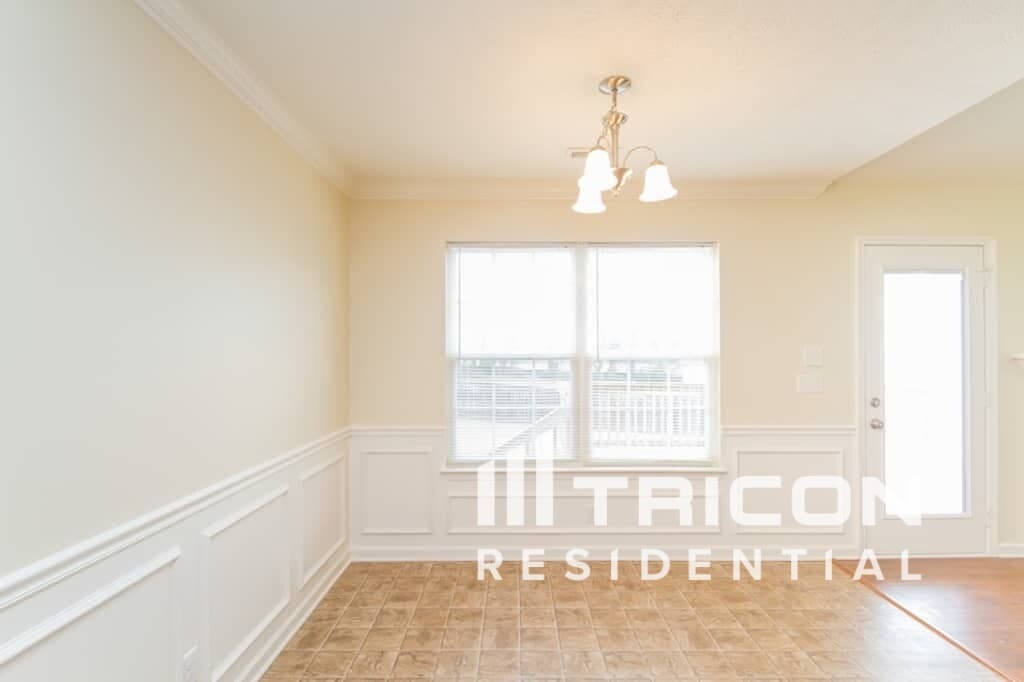 Building Photo - 1206 Aretha Dr