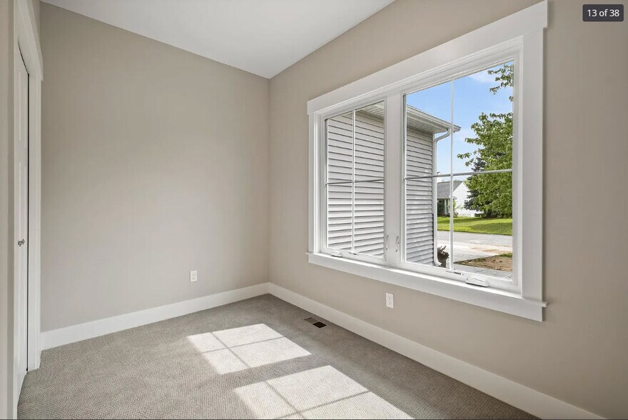 Building Photo - 5453 W Heathwood Dr SE