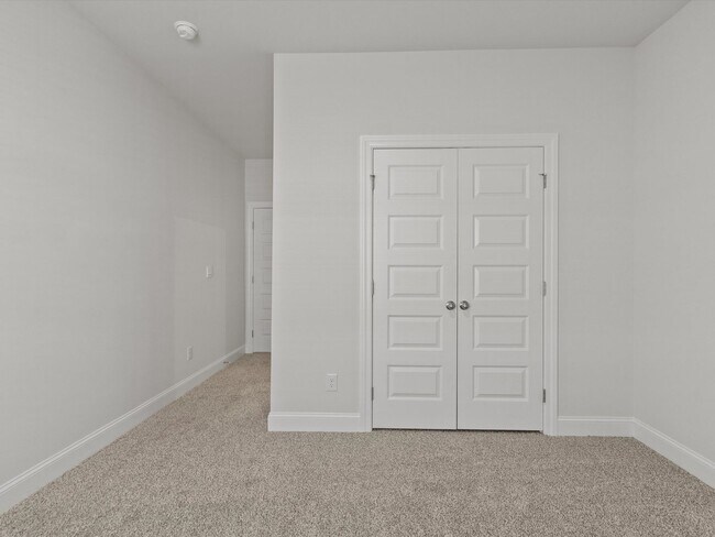 Building Photo - Spacious 4-Bed, 3-Bath New Home with 3-Car...