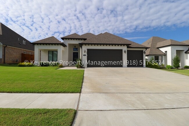 Building Photo - COMING SOON! Marvelous and Modern 3 Bed/ 3.5 Bath Home in South Broken Arrow!