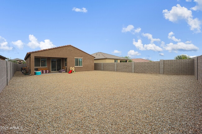 Building Photo - 17732 W Sandy Rd