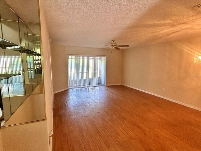 Building Photo - 4908 Myrtle Oak Dr