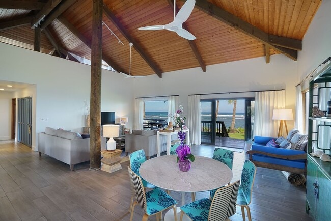 Building Photo - Hawaii Life Presents Mokuleia Beach House 3 bedrooms, 2 full bathrooms, Sleeps 8 - Beautifully bu...