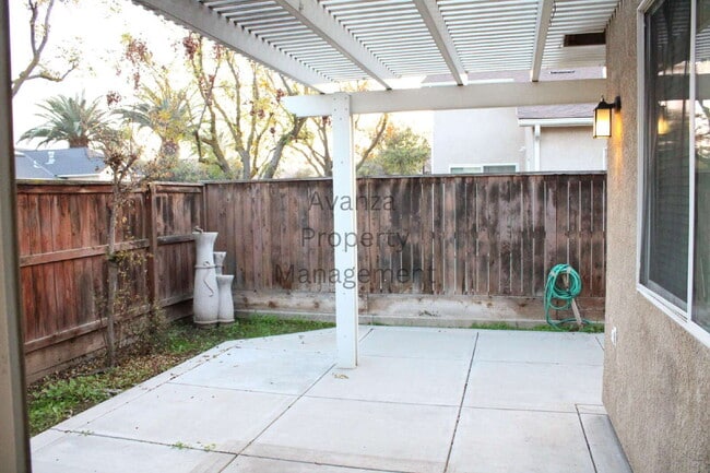 Building Photo - Home for Rent 4071 W. Peach Tree Fresno, CA 93722 Description 3 Bedroom/2 Bath Home in Fresno (Fi...