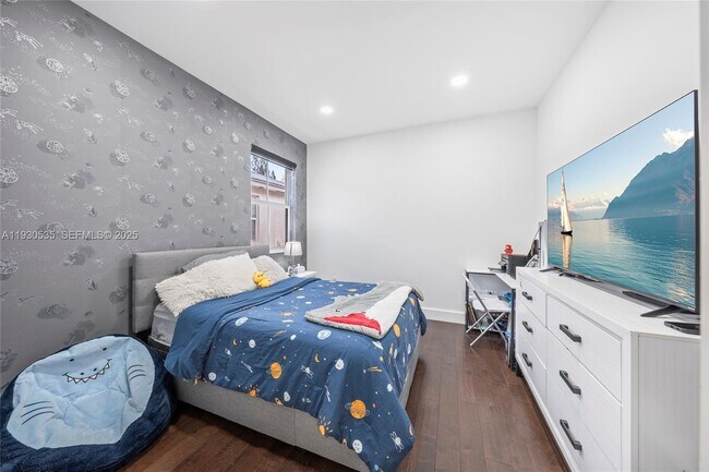 Building Photo - 6933 NW 104th Ct