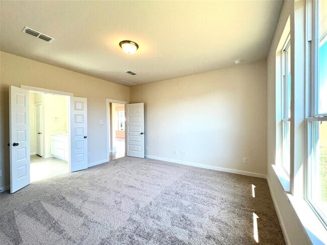 Building Photo - 7238 Clearwater Cv Dr
