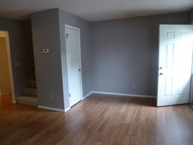 Building Photo - 2127 Ivy Ct