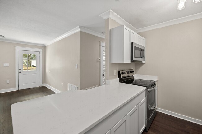 Building Photo - 200 Spencer Dr