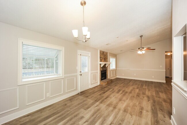 Building Photo - 9453 Forest Knoll Dr