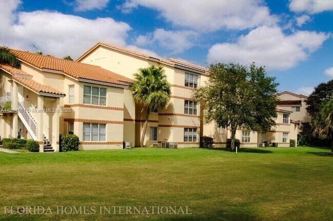 Building Photo - 3340 Pinewalk Dr N