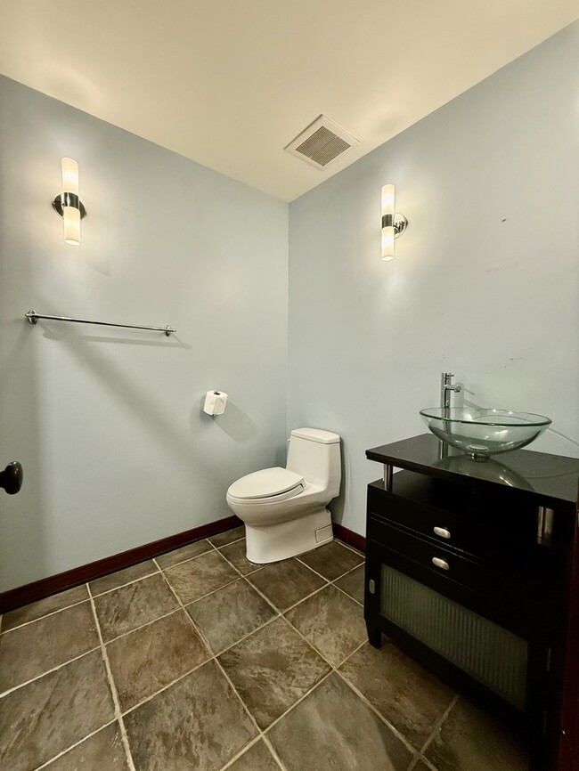 Building Photo - 5820-5810 10 Springs Ln