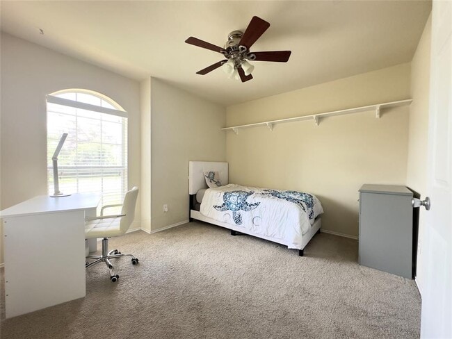 Building Photo - 711 Spring Brook Ln