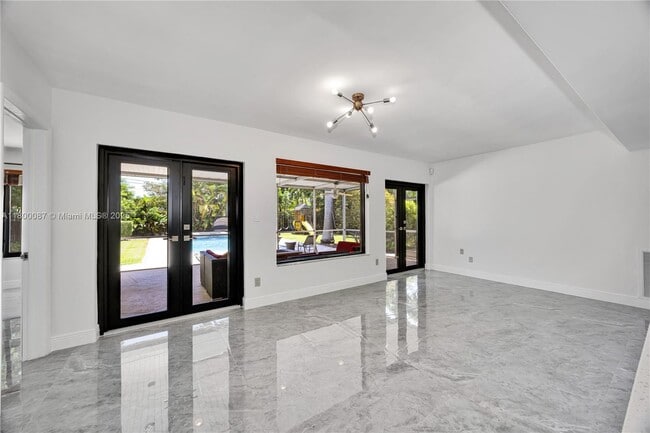 Building Photo - 6611 SW 63rd Ave