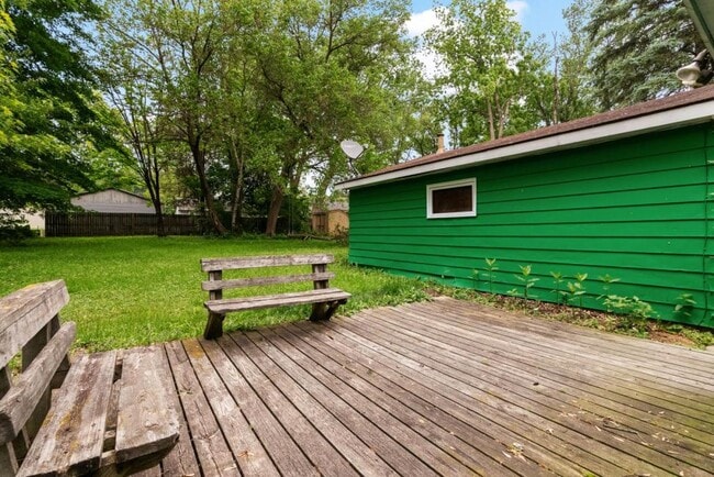 Building Photo - 1210 Blaine Dr