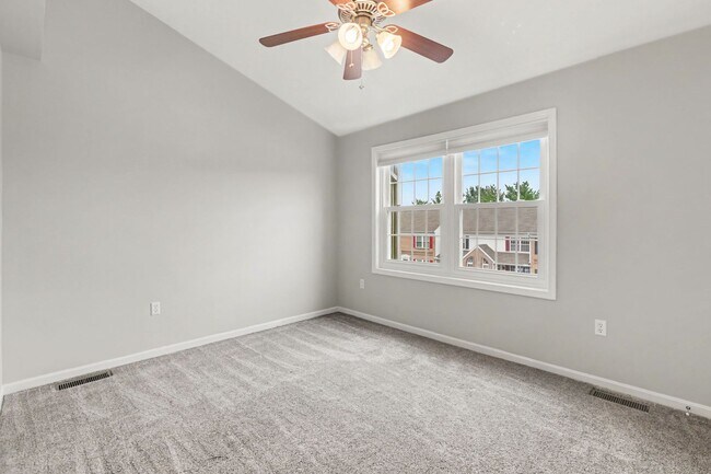 Building Photo - 2165 St Clair Ct