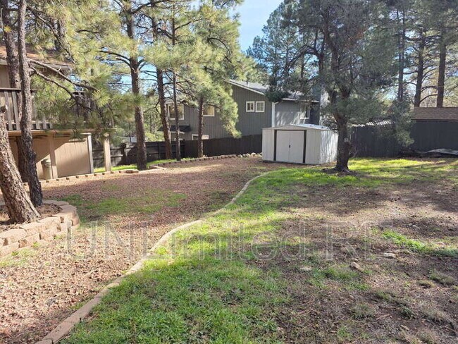 Building Photo - 2589 N Oakmont Dr